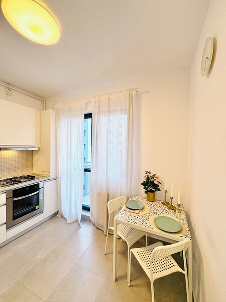 Unirii/complex rezidential nou (2021), ISG Residence/ Parcul Carol.